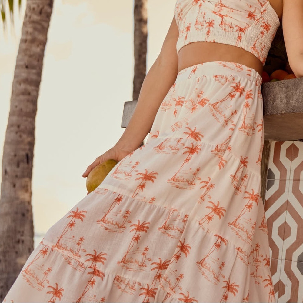 🌴 ALTAR’D STATE Gigi Orange Palm Print Tiered Maxi Skirt